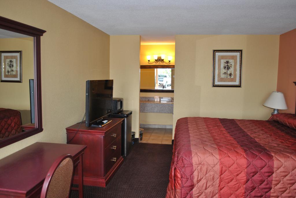 Executive Inn Brookshire Dış mekan fotoğraf