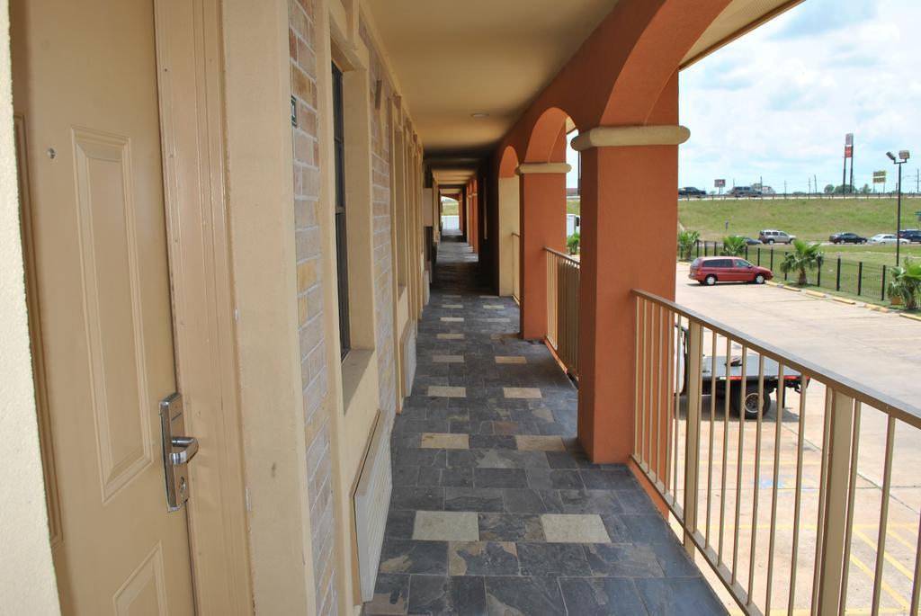 Executive Inn Brookshire Dış mekan fotoğraf