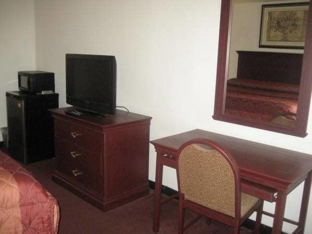 Executive Inn Brookshire Dış mekan fotoğraf